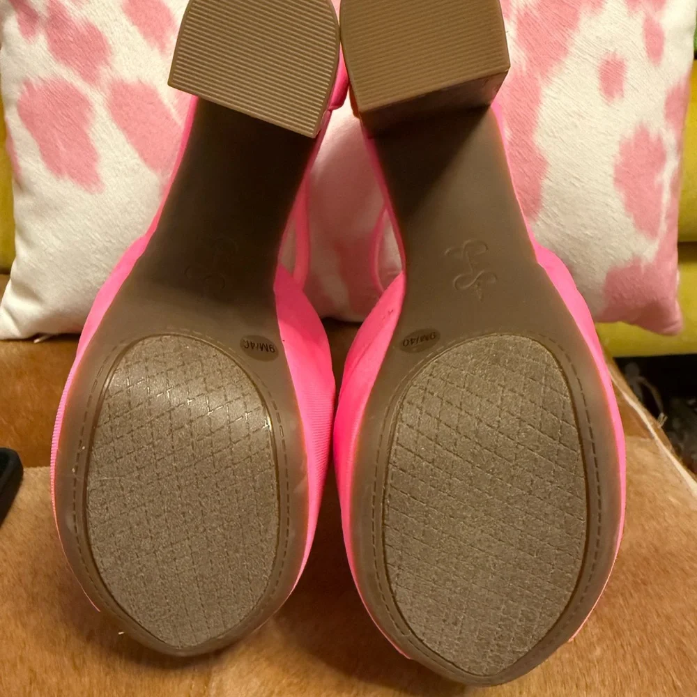 Jessica Simpson NWOB Hot Pink Platform Block Chunky Heels‎ Size 9